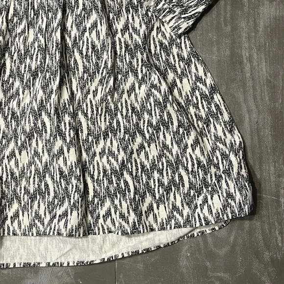 Zara Black Cream Long Sleeve Flared V Neck Dress Embroidered NWOT Ladies Small - Picture 2 of 7